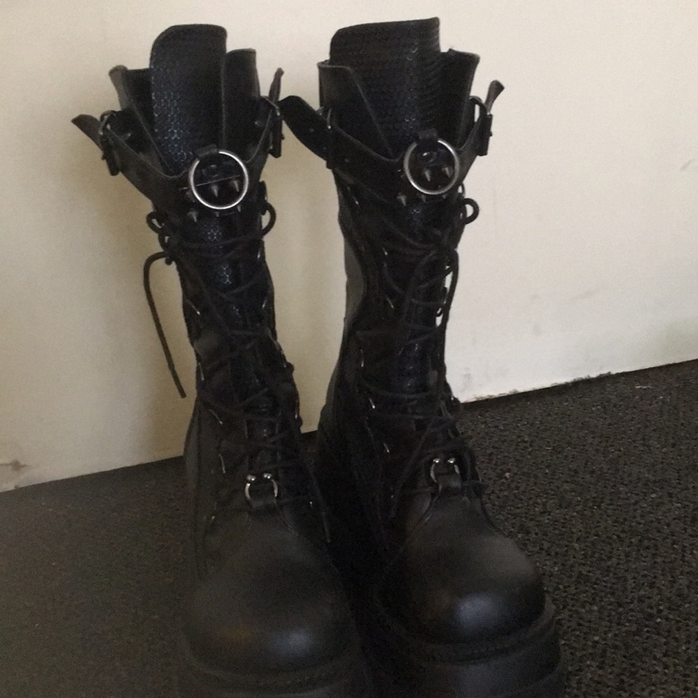 Demonia Shaker Platform Boots